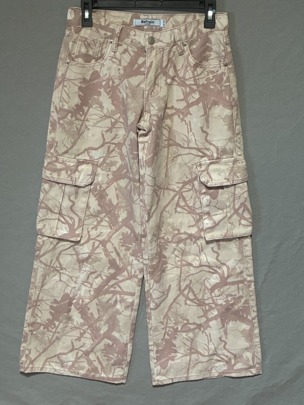 REFRAIN Mid-rise Wide Leg Pink Camo Outdoor Print Cargo Jeans, Ivory/Pink - 0/24
